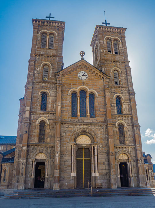 Notre Dame de la Salette et Notre Dame du Laus